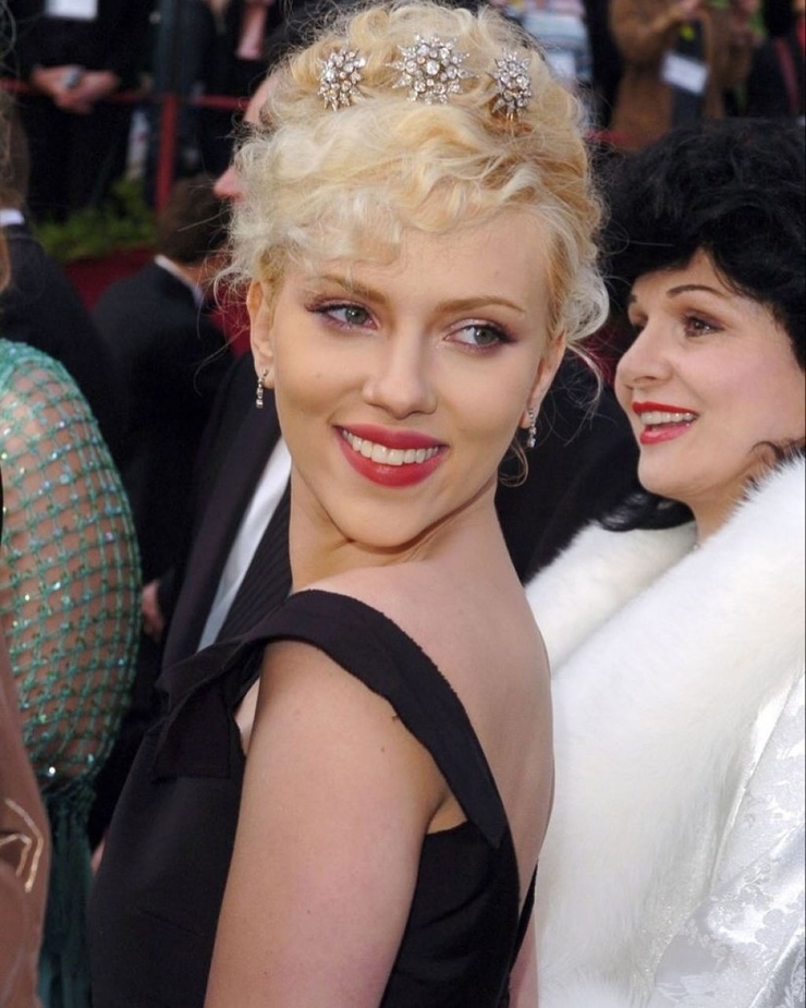 Scarlett Johansson Scarlett Johansson
