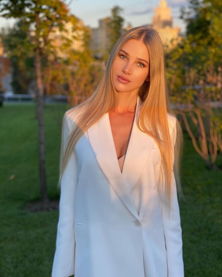 Alena Kryukova Alena Kryukova
