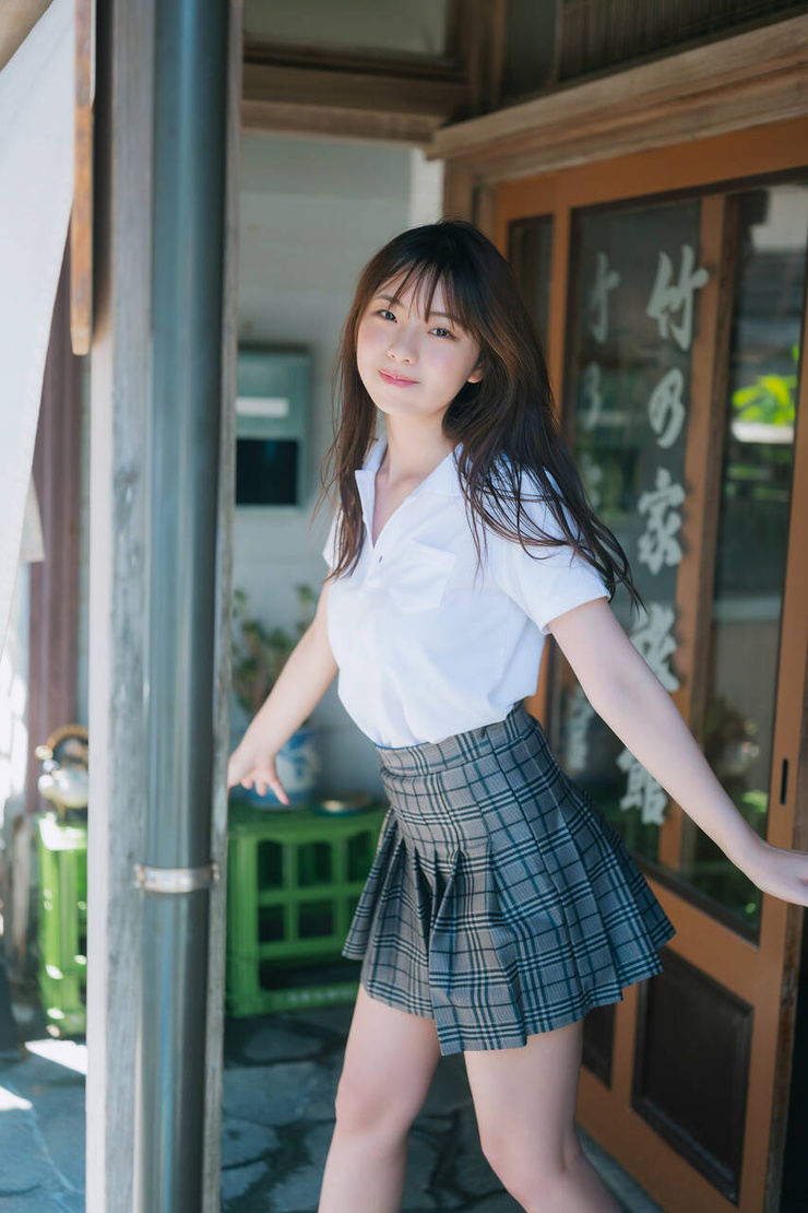 Hina Kikuchi Hina Kikuchi