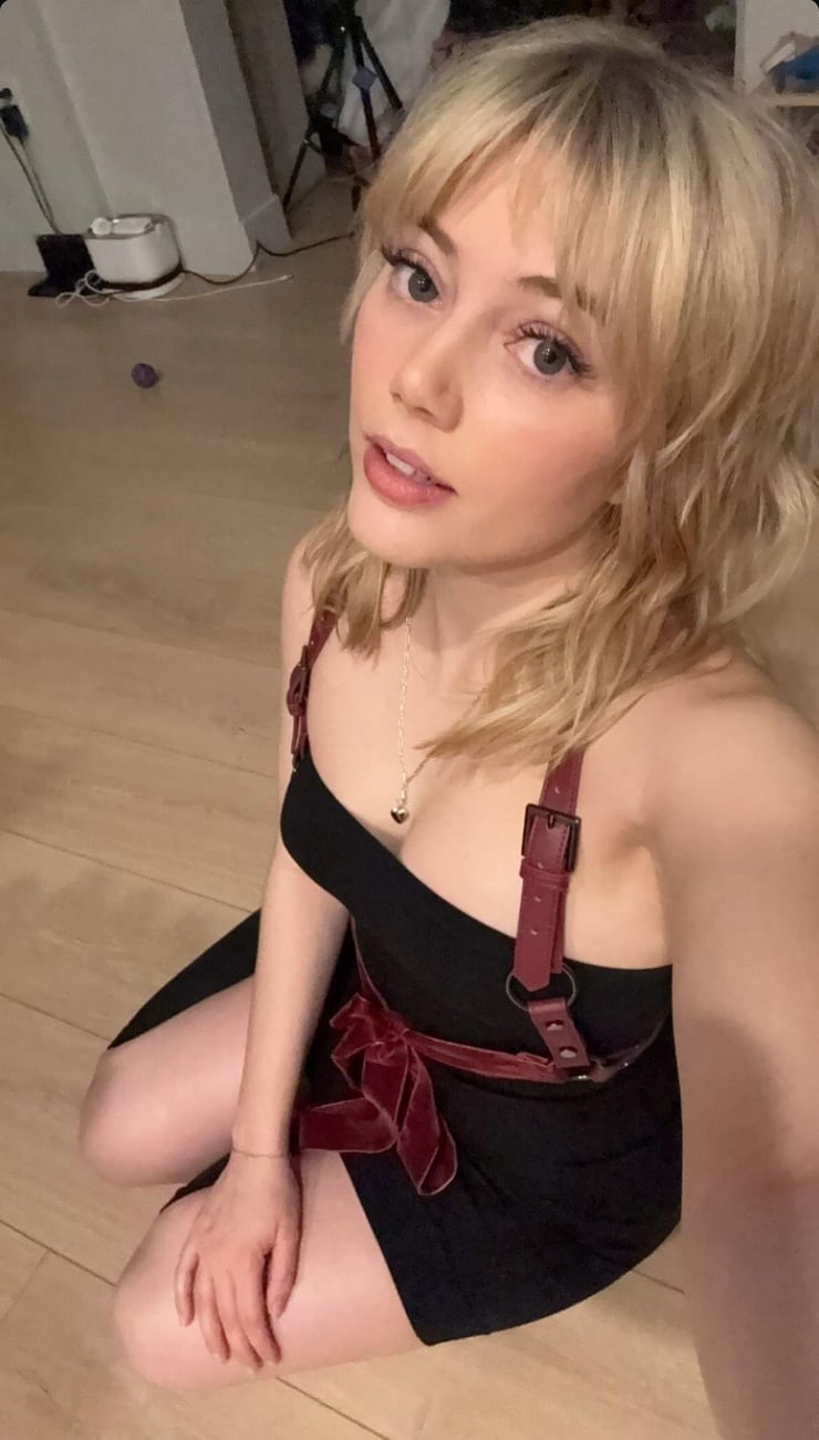 Grace Van Dien