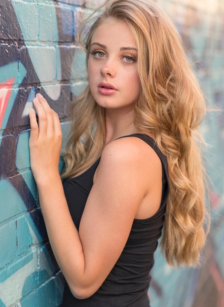 India Woollard India Woollard