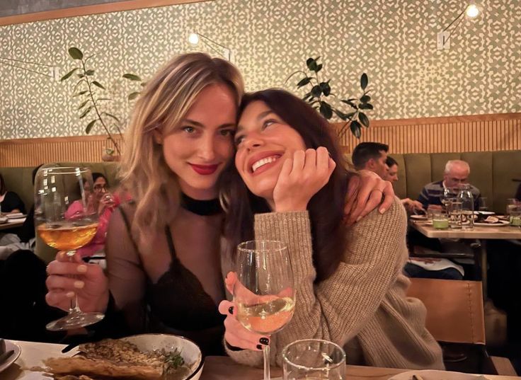 Nora Arnezeder Nora Arnezeder