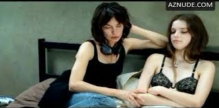 Roxane Mesquida Roxane Mesquida