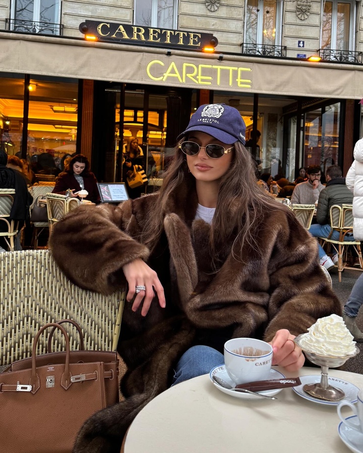 Carina Zavline