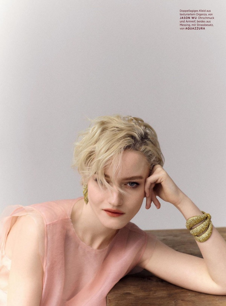 Julia Garner Julia Garner