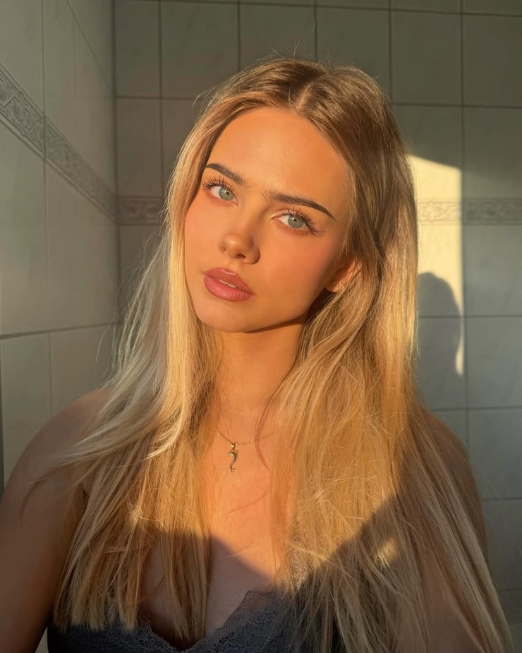 Sara Crumbleleg