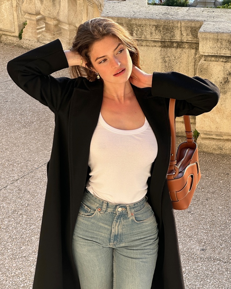 Eve Dumon