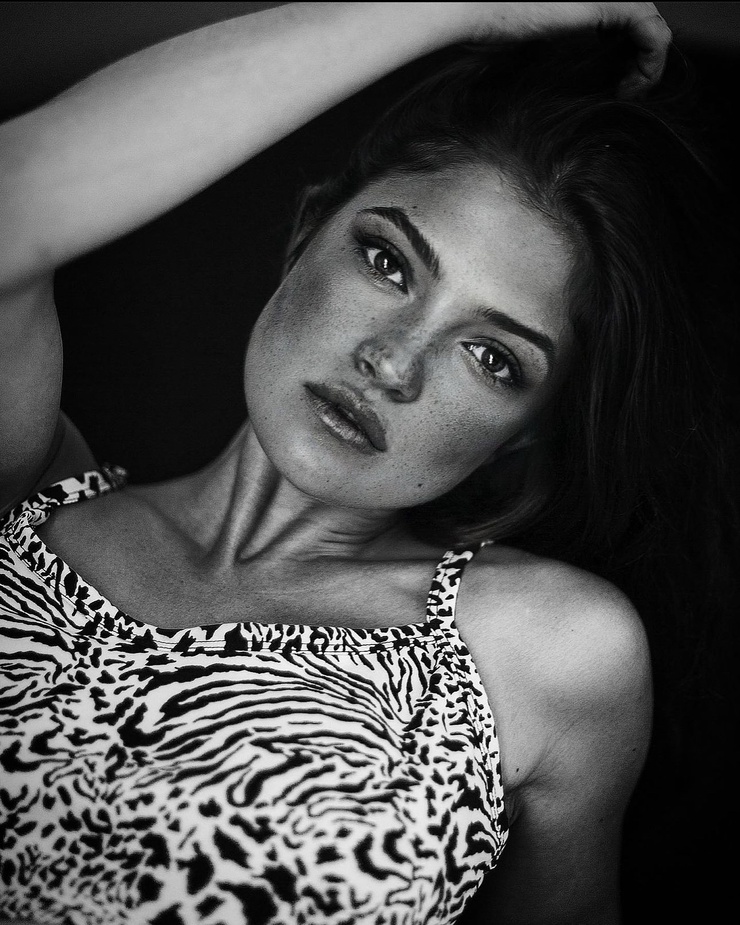 Eve Dumon
