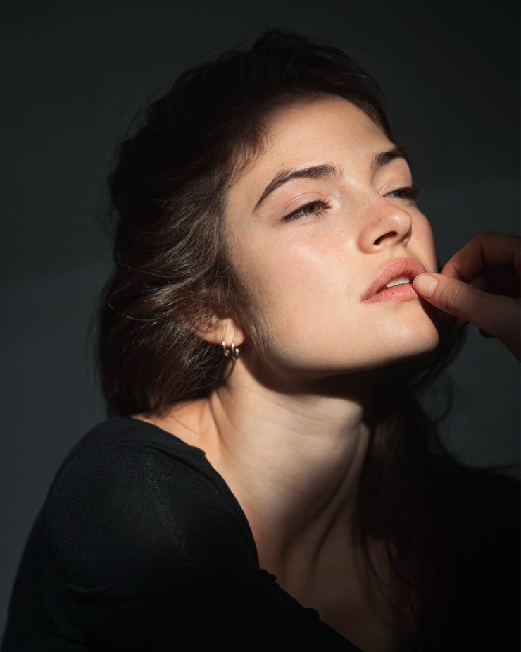 Eve Dumon