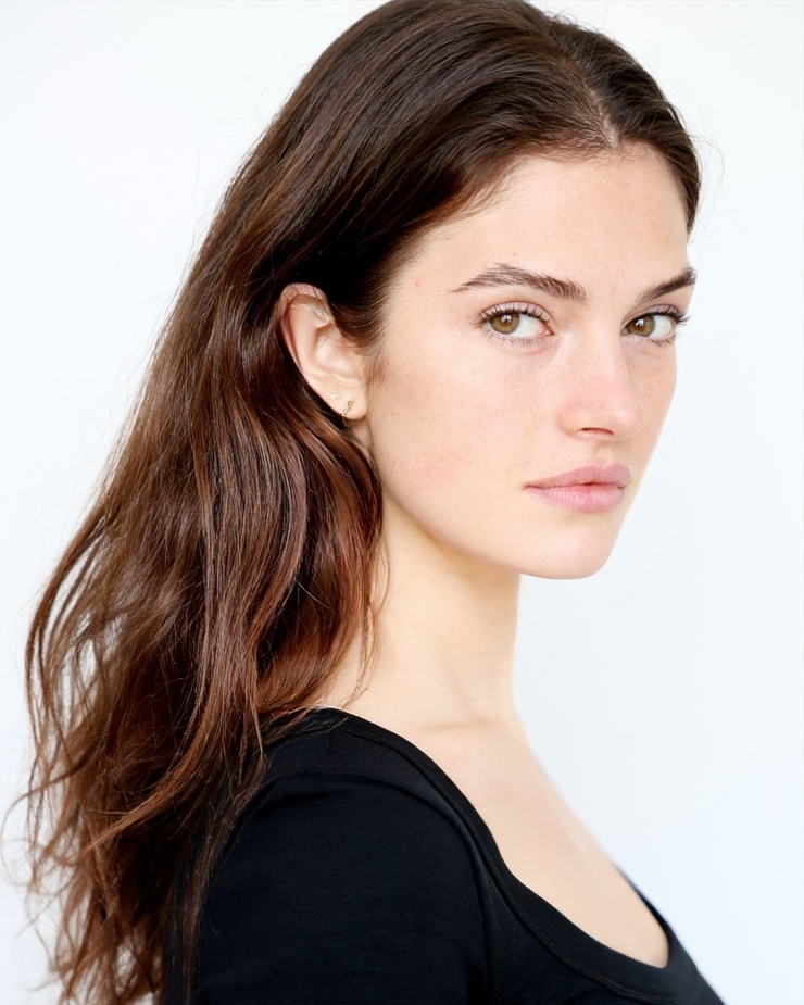 Eve Dumon