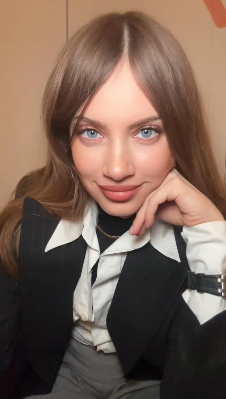 Xenia Tchoumitcheva Xenia Tchoumitcheva