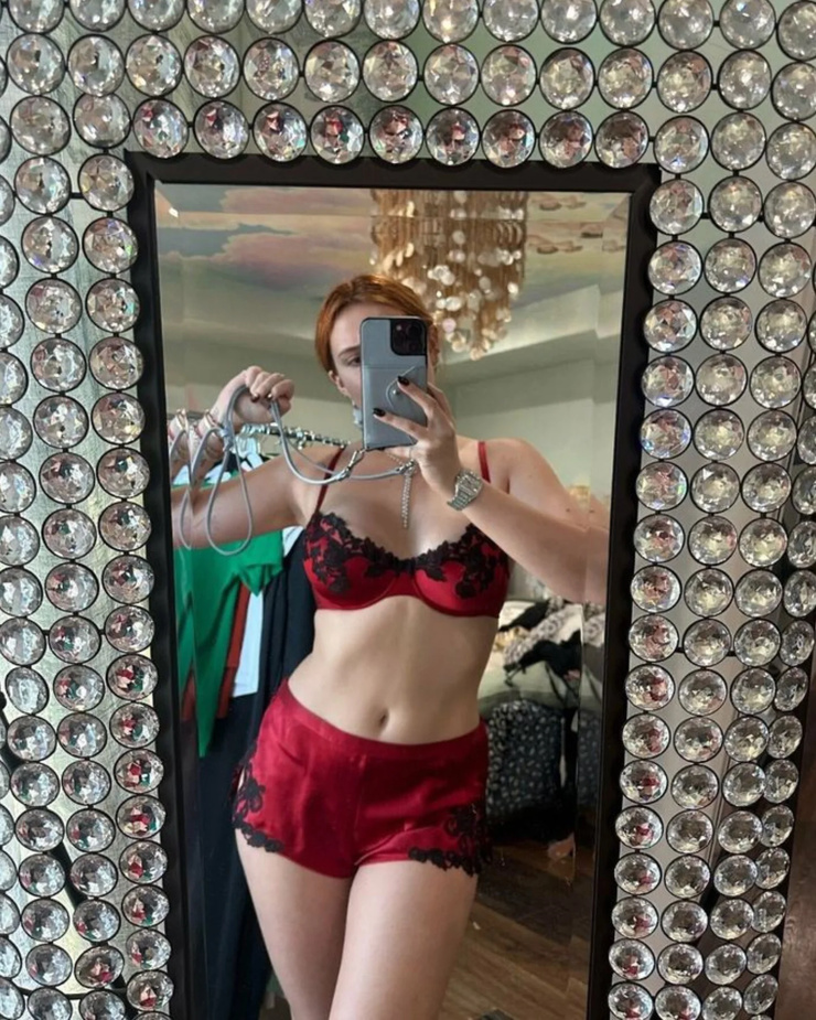 Bella Thorne Bella Thorne