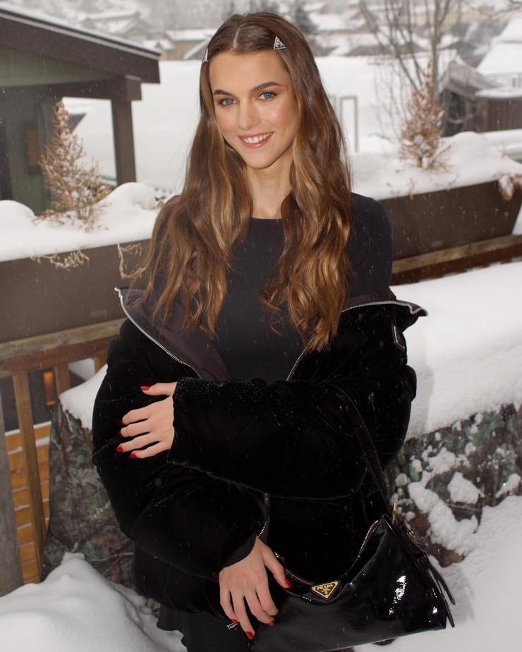 Chloe East