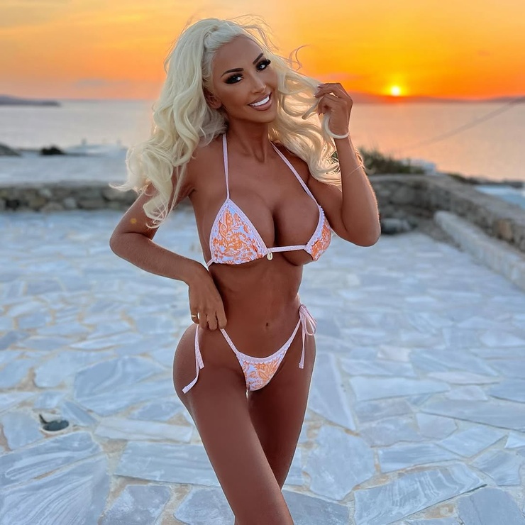 Holly Deacon