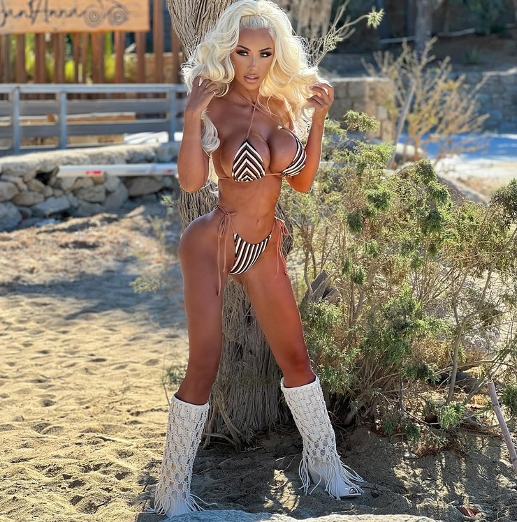 Holly Deacon