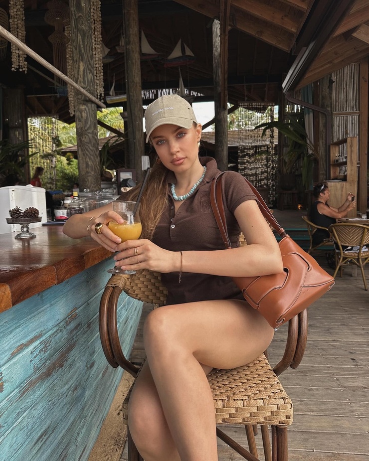 Xenia Tchoumitcheva Xenia Tchoumitcheva