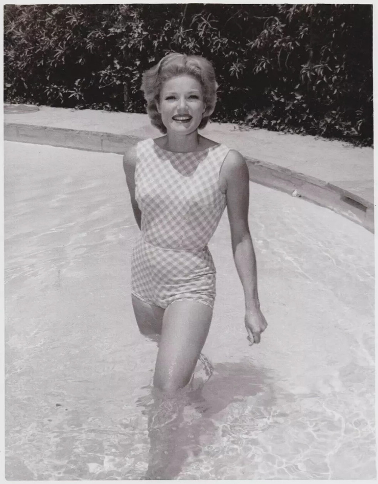 Pippa Scott