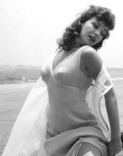 Mara Corday