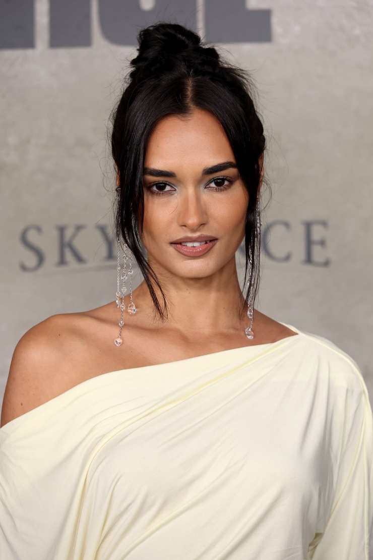 Gizele Oliveira Gizele Oliveira