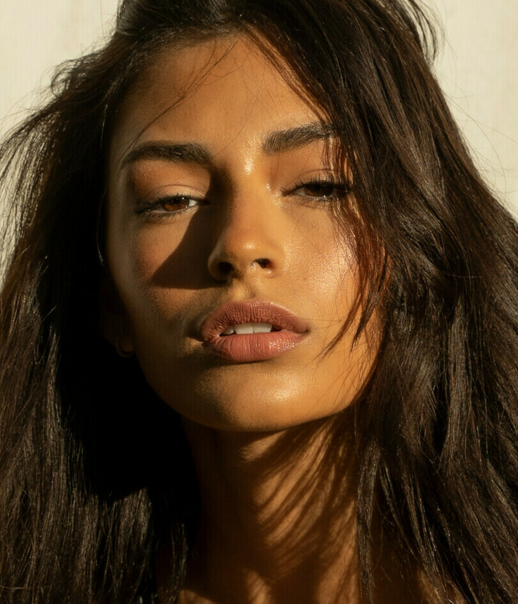 Alexandra Colton