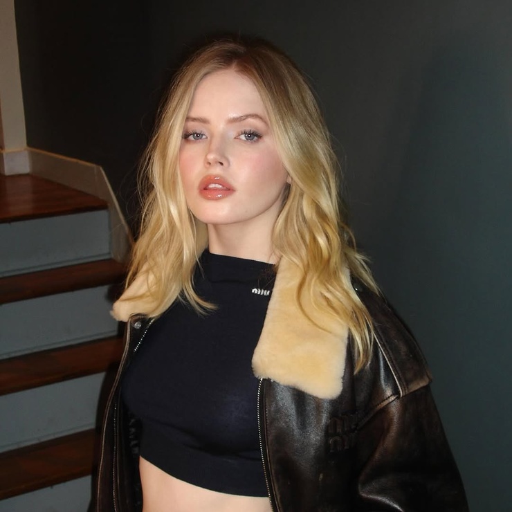 Ellie Bamber