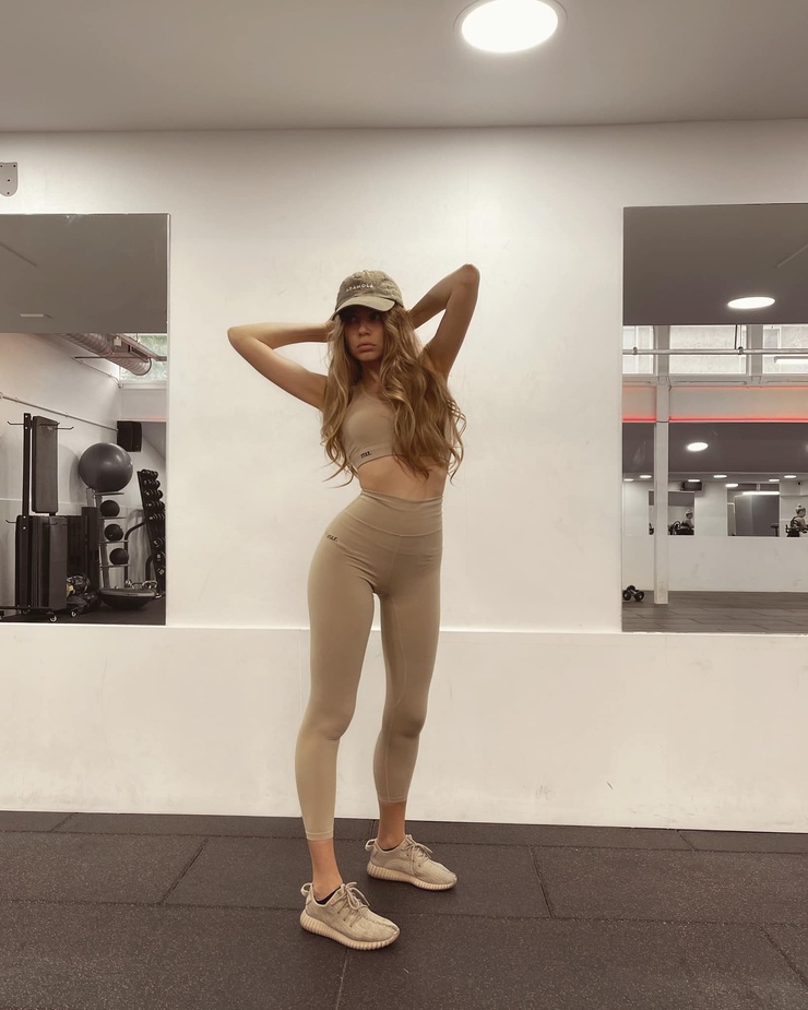 Xenia Tchoumitcheva Xenia Tchoumitcheva