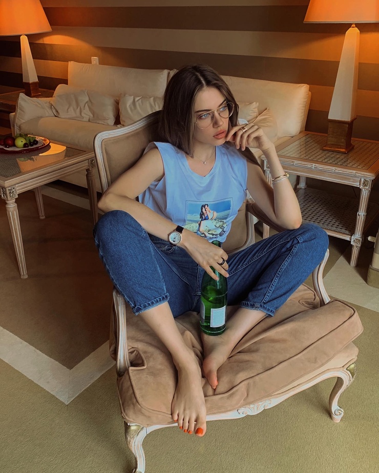 Xenia Tchoumitcheva Xenia Tchoumitcheva