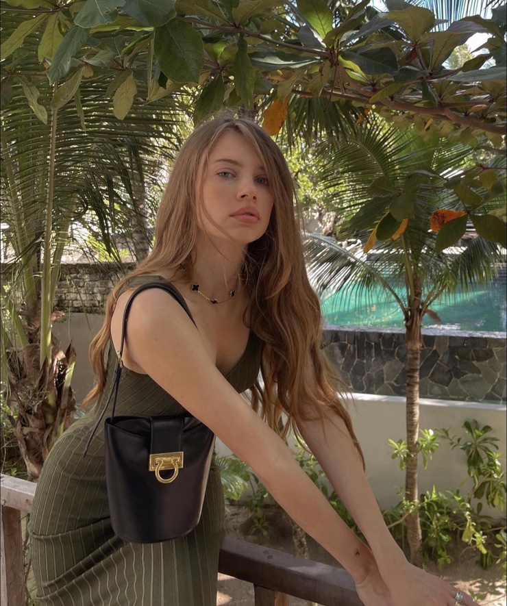 Xenia Tchoumitcheva Xenia Tchoumitcheva