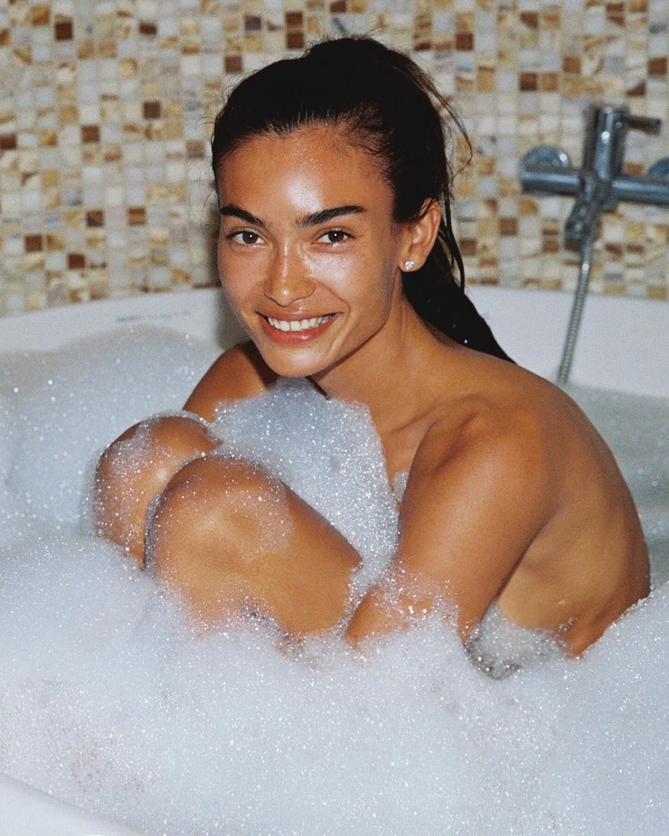 Kelly Gale Kelly Gale