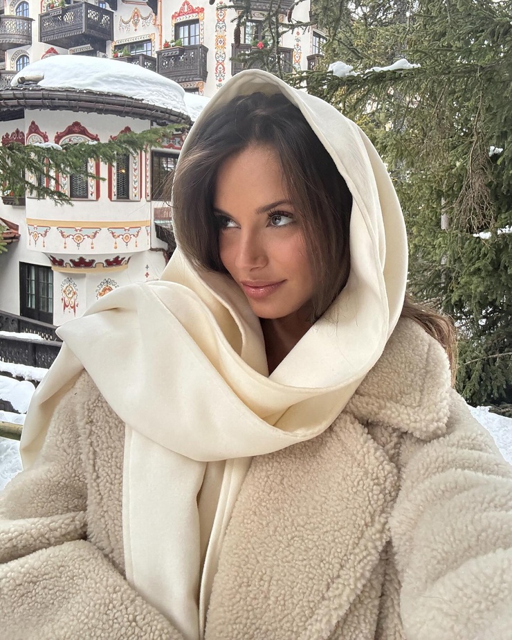 Carina Zavline Carina Zavline