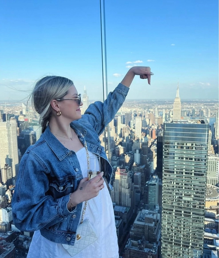 Ava Sambora