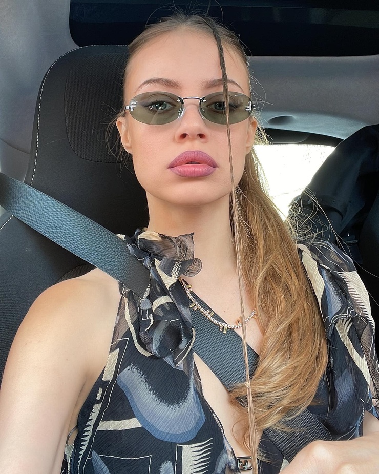Xenia Tchoumitcheva Xenia Tchoumitcheva
