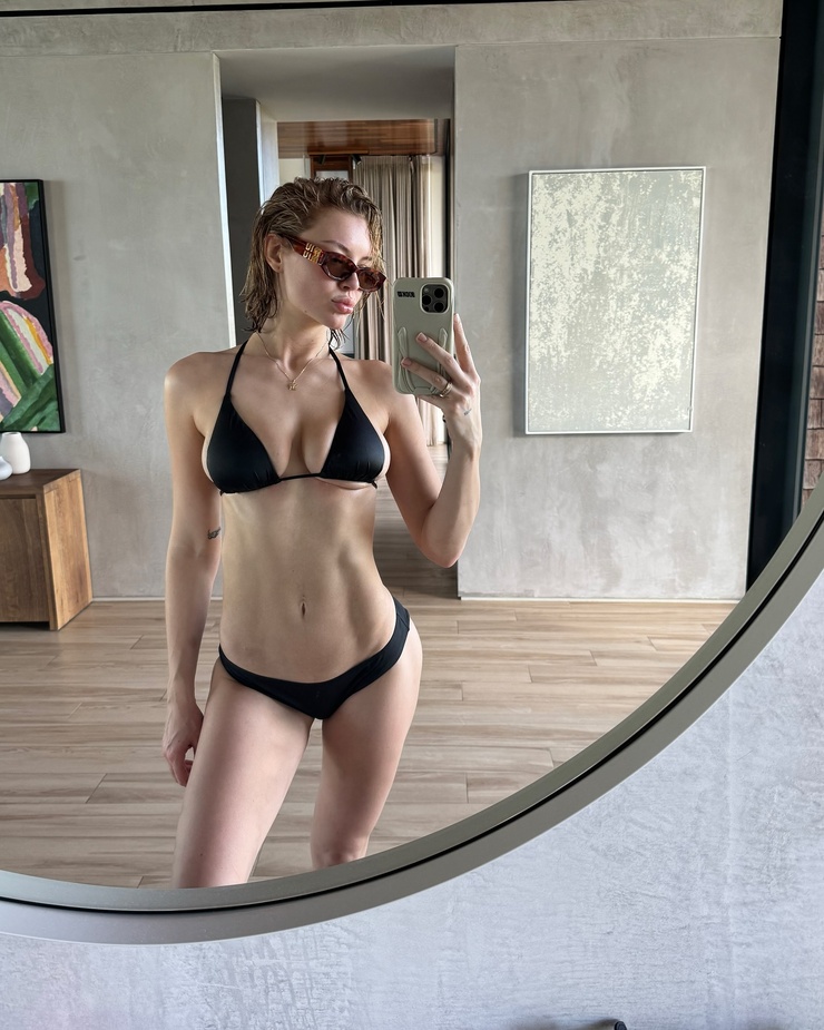 Taylor LaVie