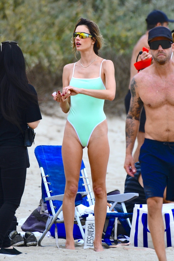Alessandra Ambrosio Alessandra Ambrosio