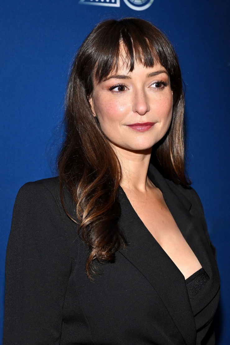 Milana Vayntrub