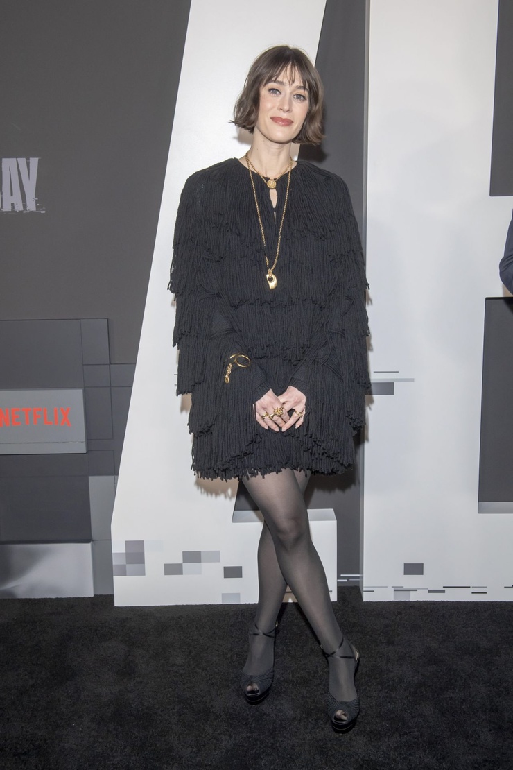 Lizzy Caplan Lizzy Caplan