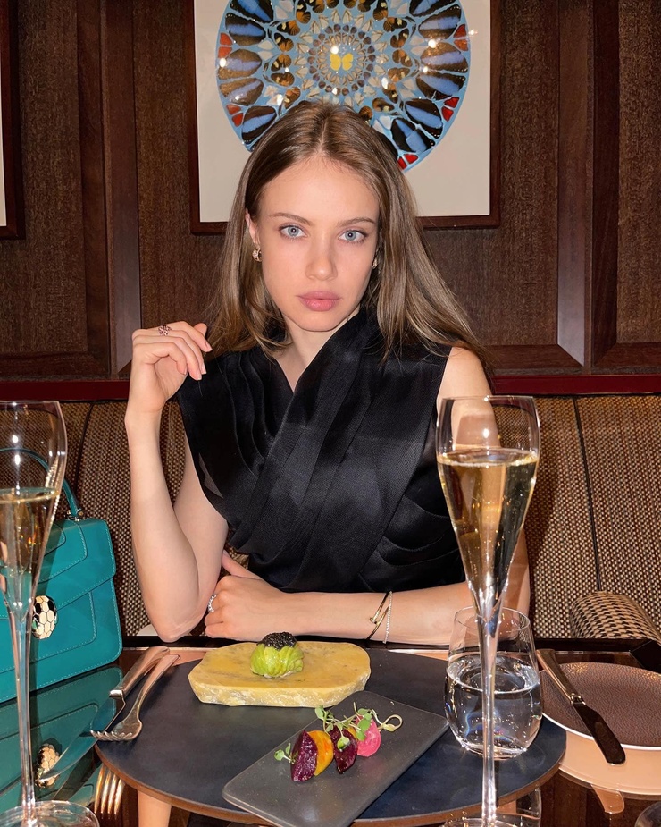 Xenia Tchoumitcheva Xenia Tchoumitcheva