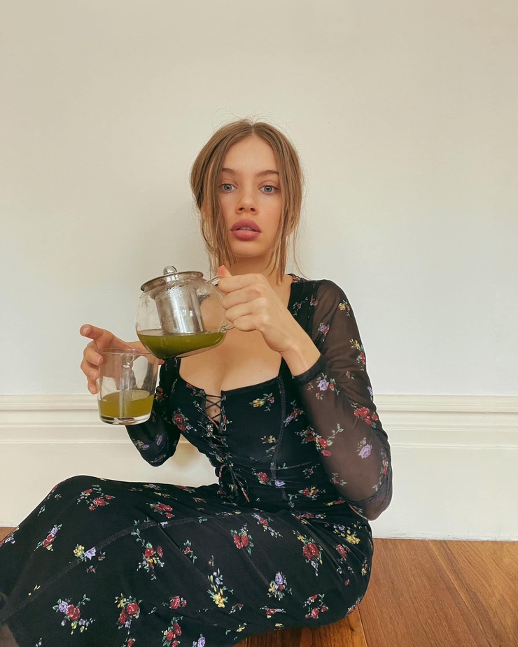 Xenia Tchoumitcheva Xenia Tchoumitcheva