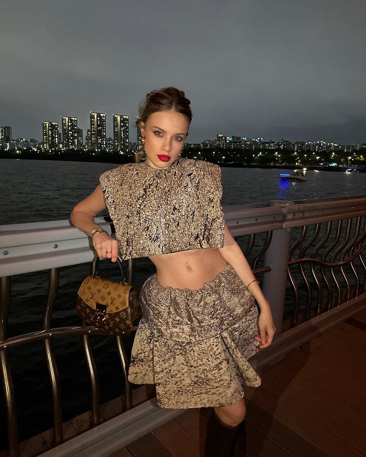Xenia Tchoumitcheva Xenia Tchoumitcheva