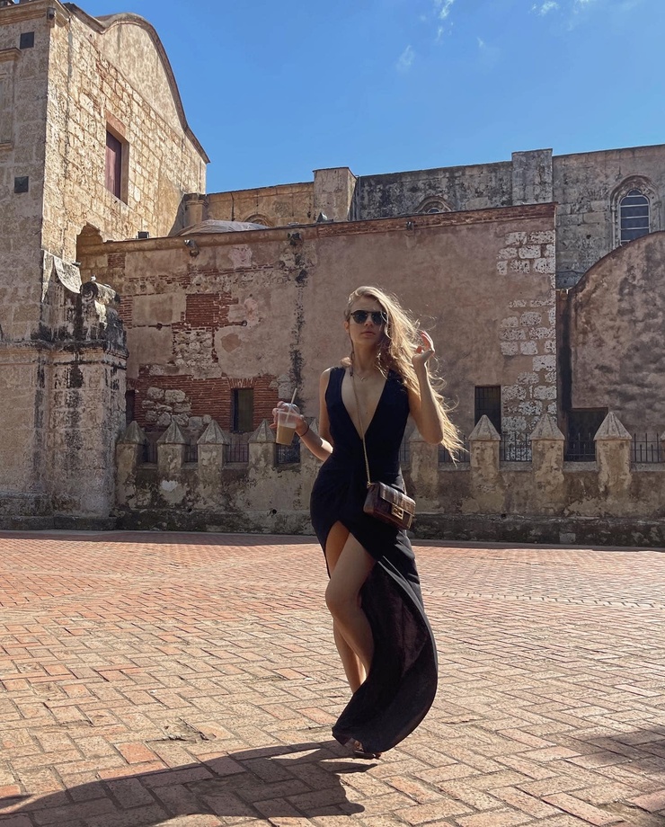 Xenia Tchoumitcheva Xenia Tchoumitcheva