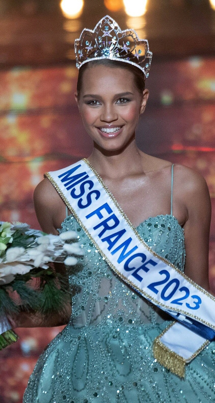 Indira Ampiot
