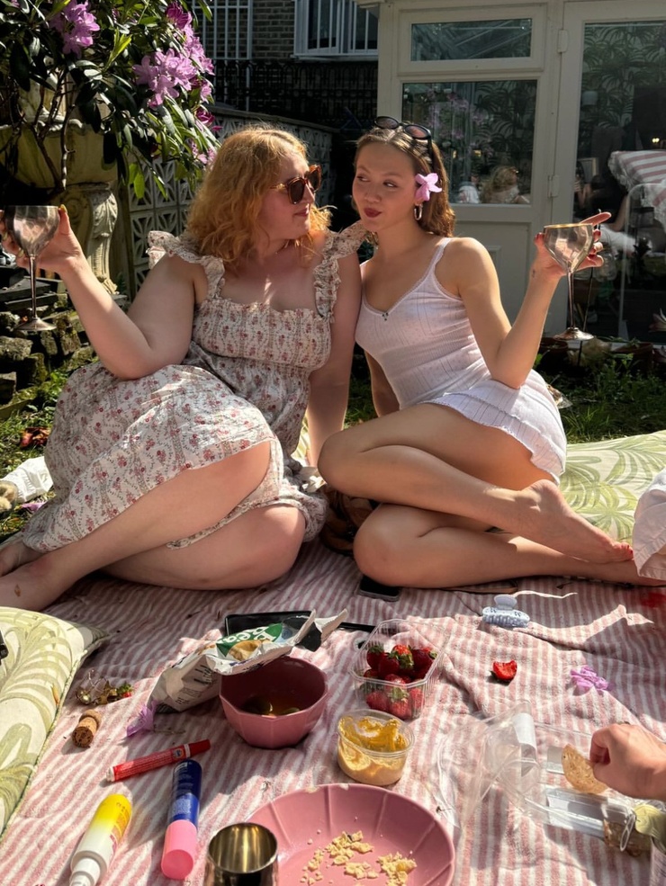 Iris Apatow
