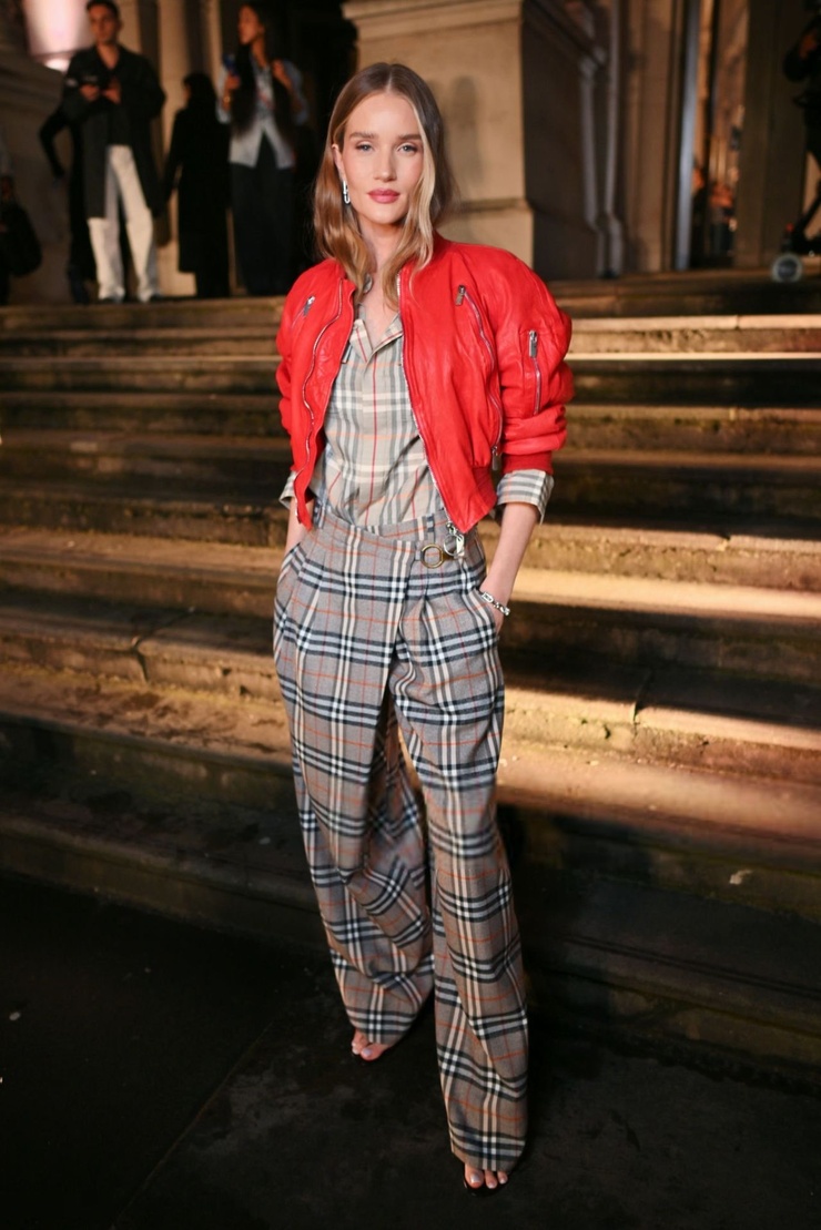 Rosie Huntington-Whiteley Rosie Huntington-Whiteley