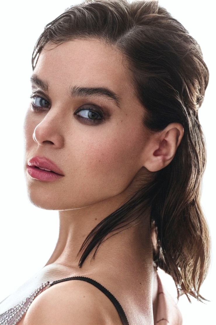 Hailee Steinfeld Hailee Steinfeld