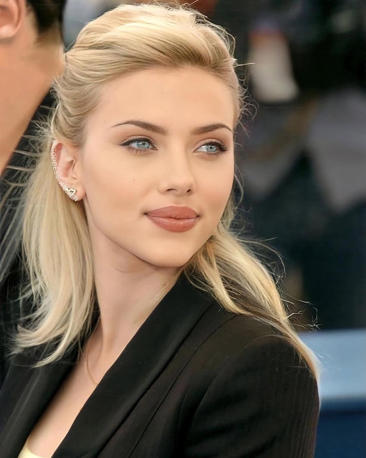 Scarlett Johansson Scarlett Johansson