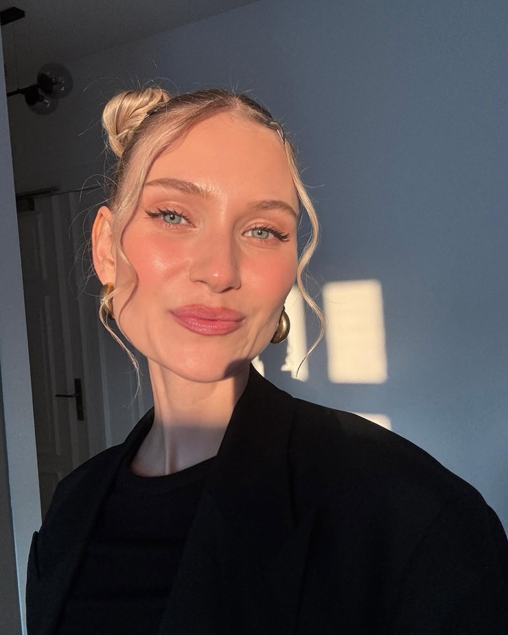 Carolin Niemczyk Carolin Niemczyk