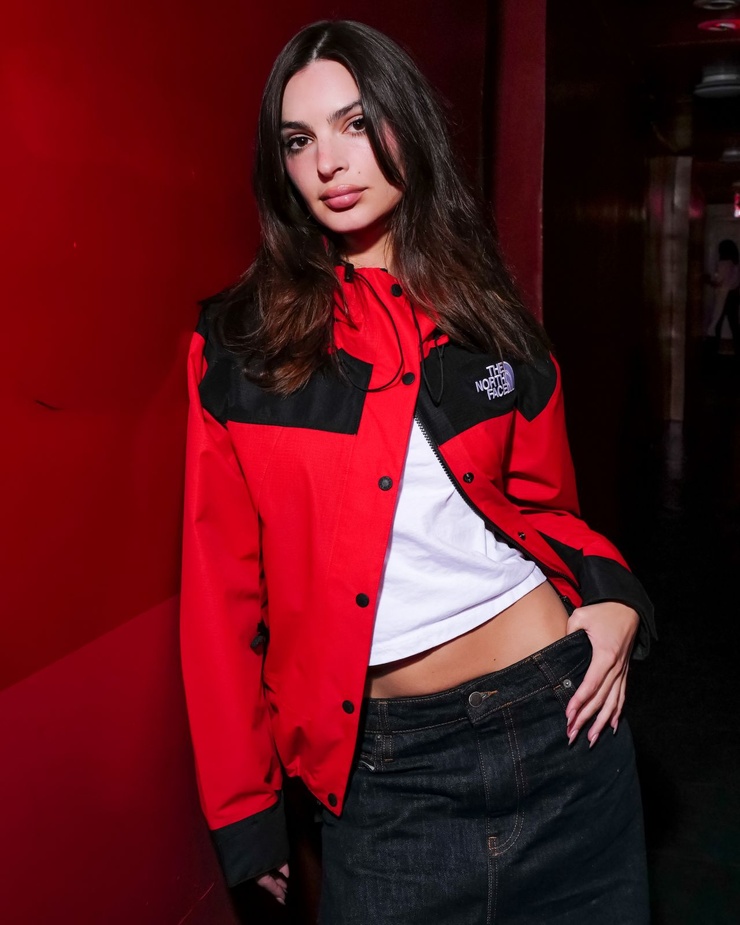 Emily Ratajkowski