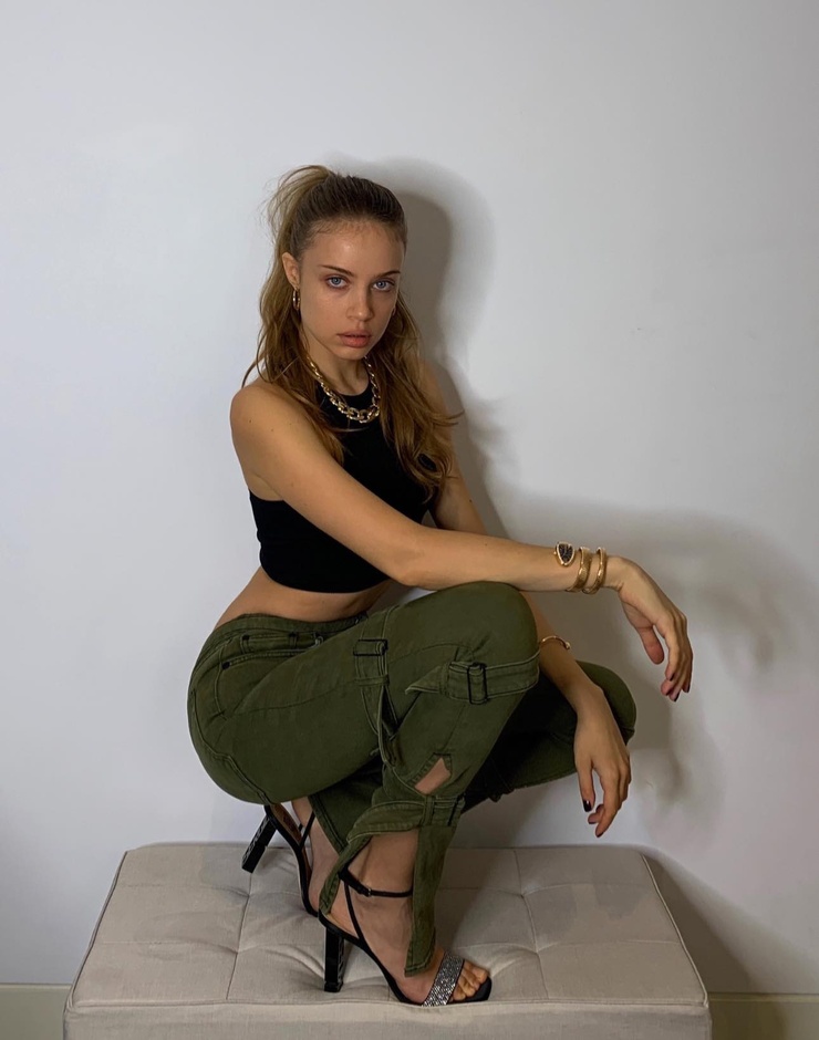 Xenia Tchoumitcheva Xenia Tchoumitcheva