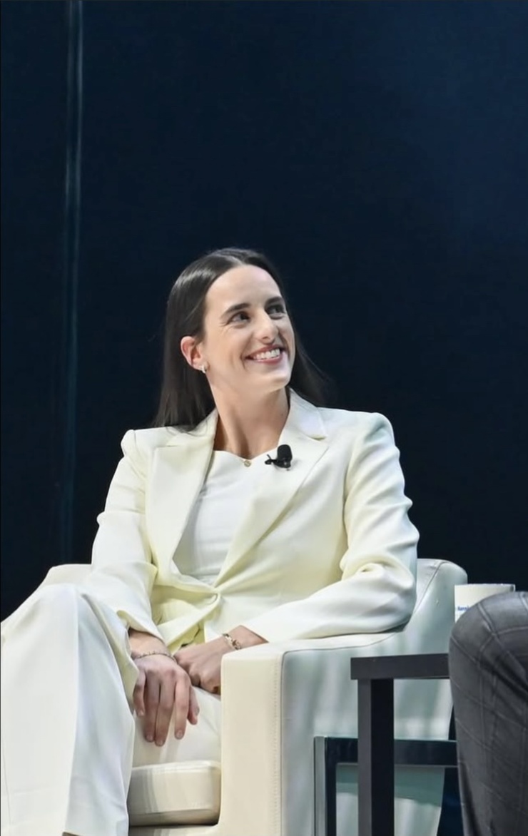 Caitlin Clark (ii)