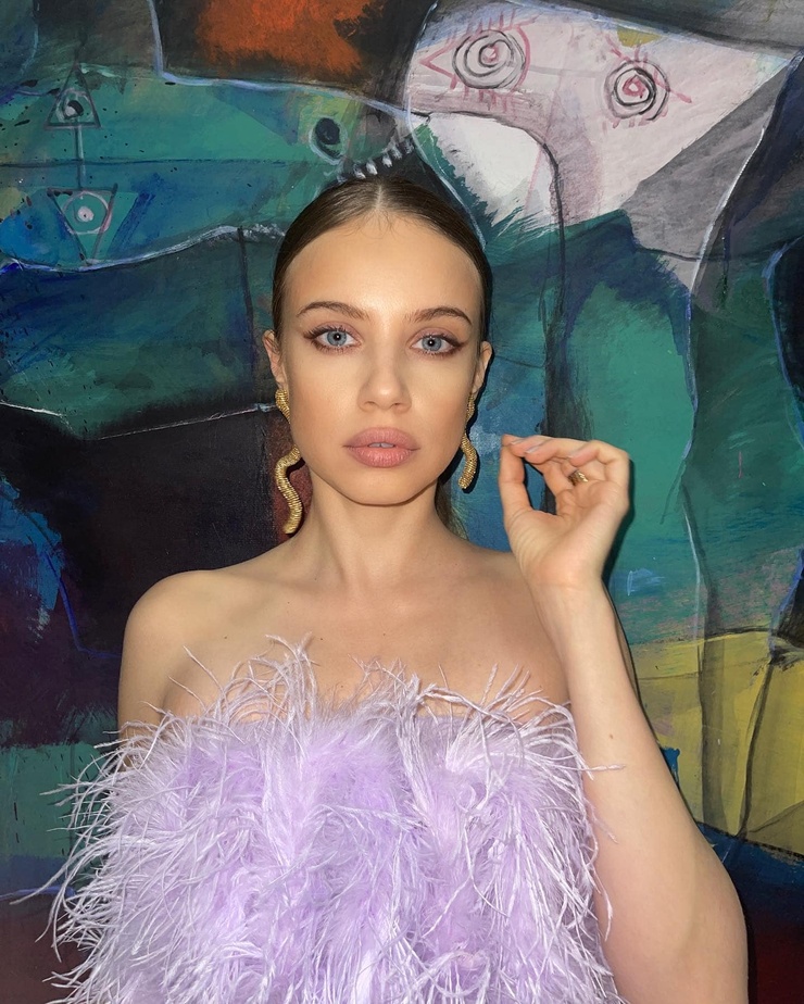 Xenia Tchoumitcheva Xenia Tchoumitcheva
